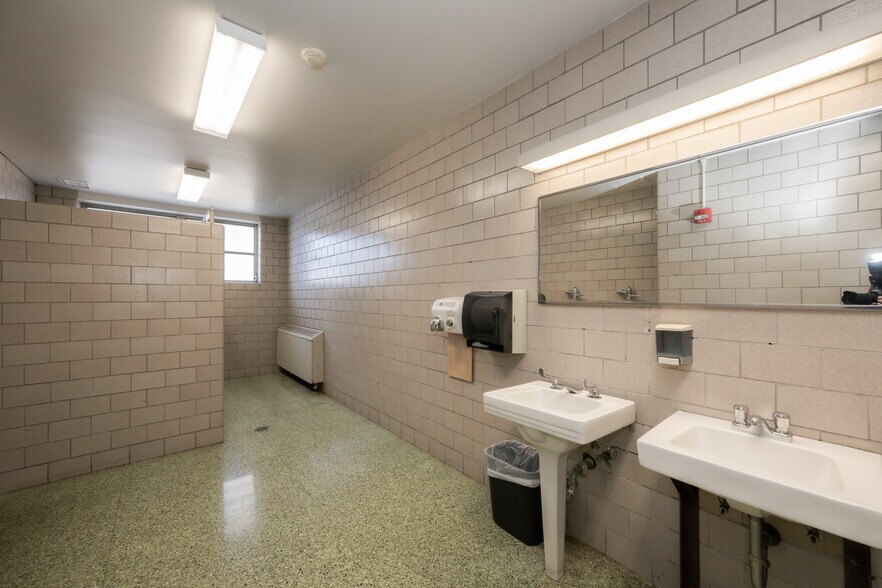 More Photos Of 200 S Oak Park Ave, Oak Park Schools For Sale