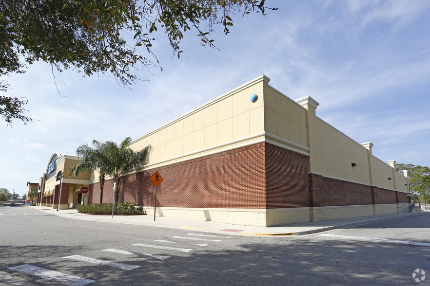 More Photos Of 510 Blanding Blvd, Orange Park General Retail For Lease