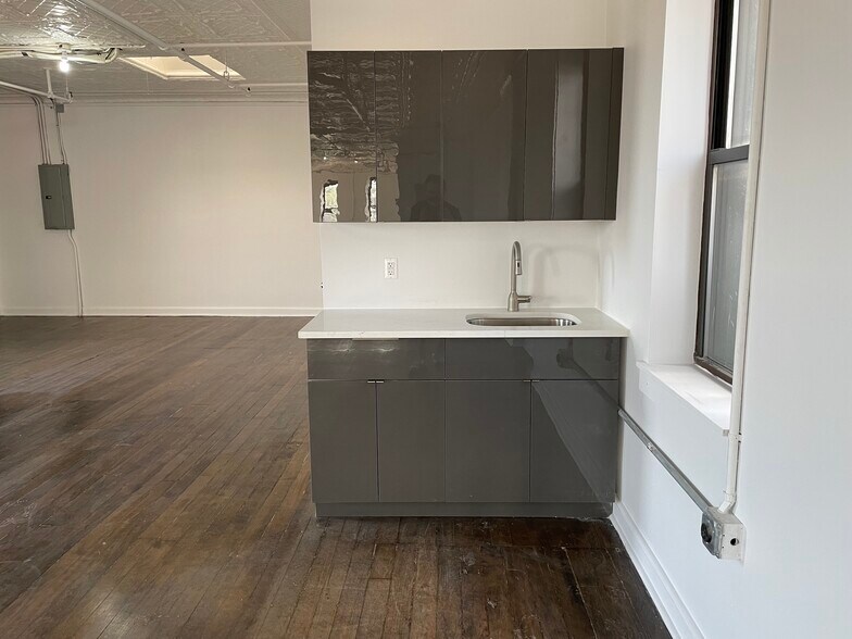 More Photos Of 1 Knickerbocker Ave, Brooklyn Storefront Retail Office For Lease