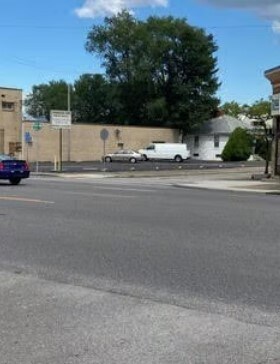 More Photos Of 5325-5335 Ridge Rd, Cleveland Storefront For Lease