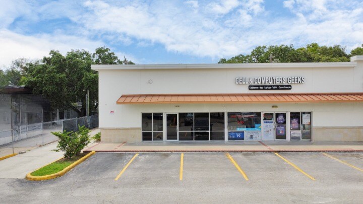 More Photos Of 2635 Gessner, Houston Unknown For Lease
