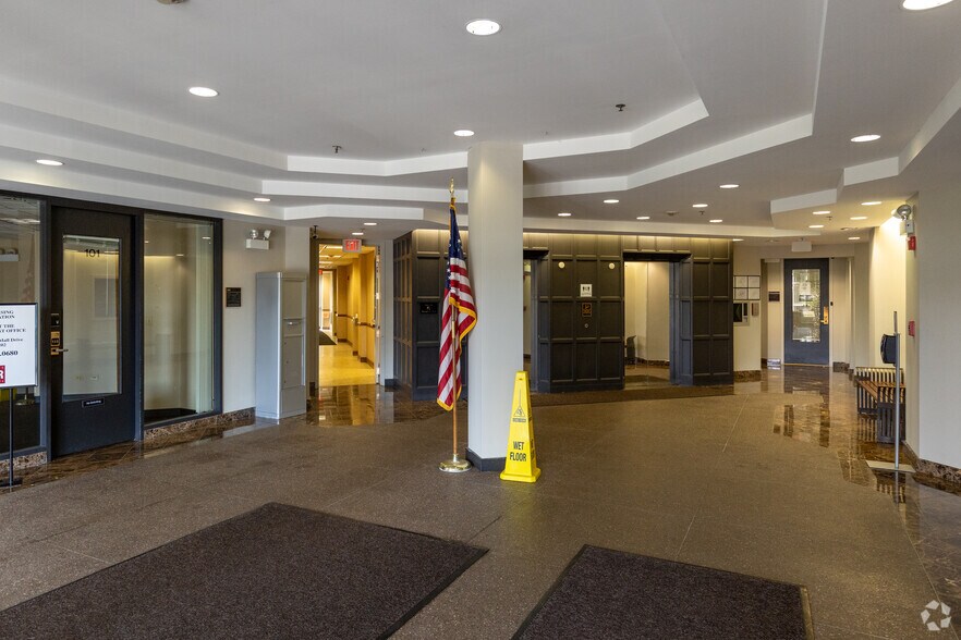 More Photos Of 4747 Lincoln Mall Dr, Matteson Office For Lease