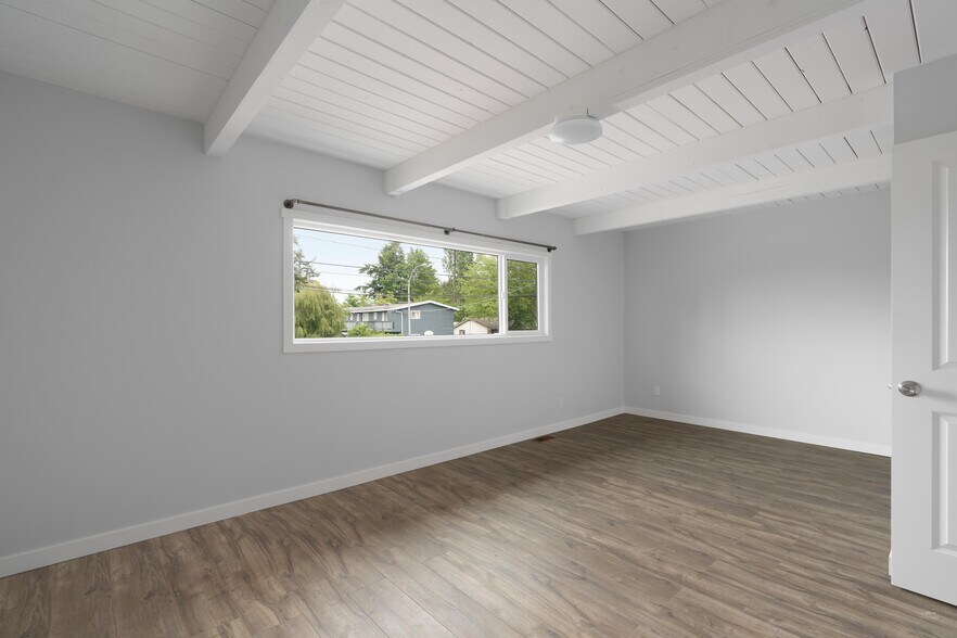 More Photos Of 470 Dogwood St, Campbell River Apartments For Sale