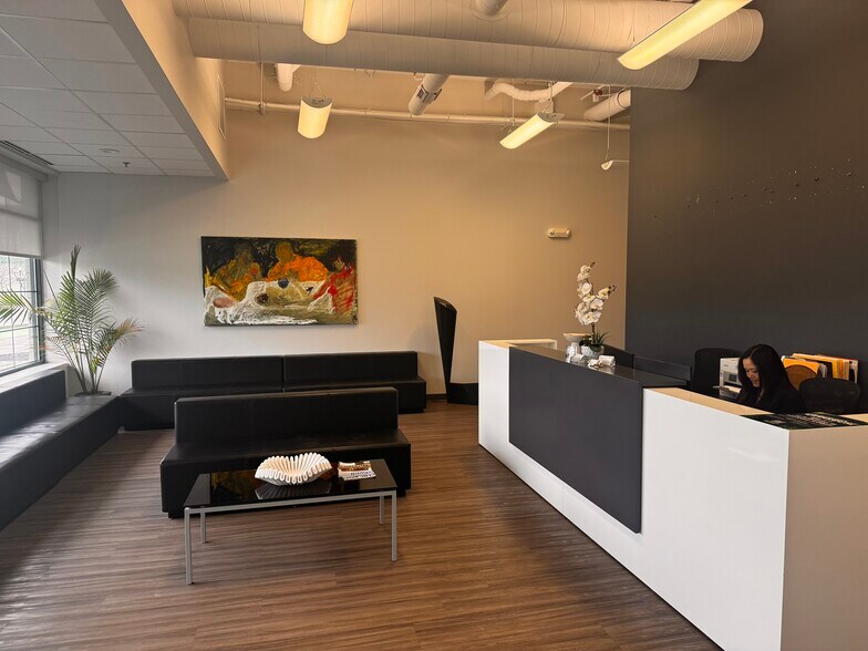 More Photos Of 140 S River St, Aurora Unknown For Lease