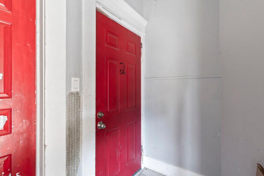 More Photos Of 541 Aylmer St N, Peterborough Apartments For Sale