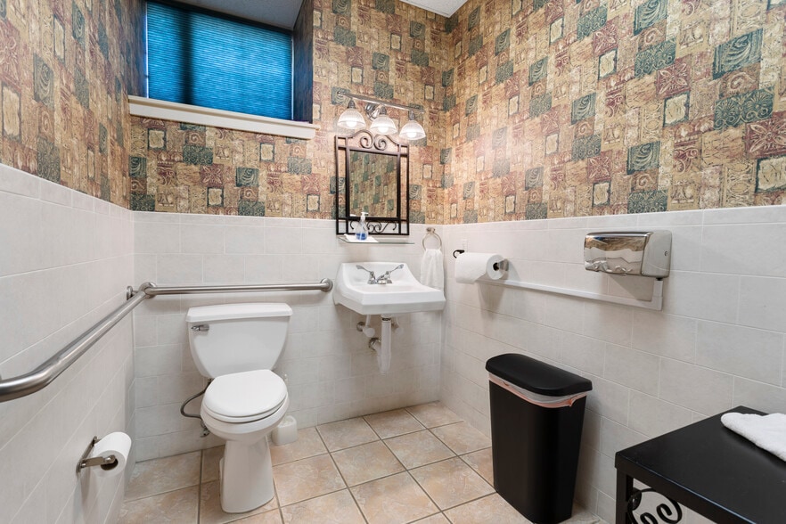 More Photos Of 101 N Providence Rd, Wallingford Office For Sale