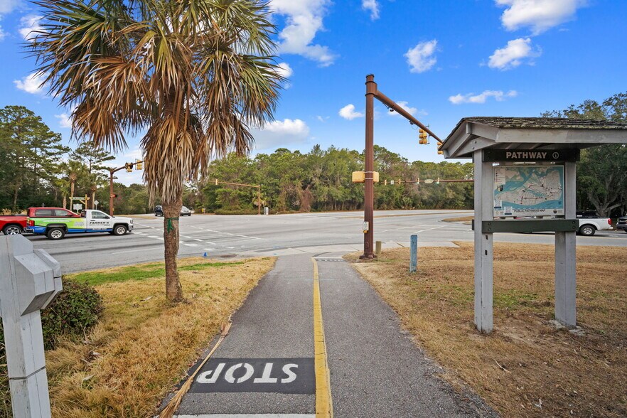 More Photos Of 14 Folly Field Rd, Hilton Head Island Restaurant For Lease