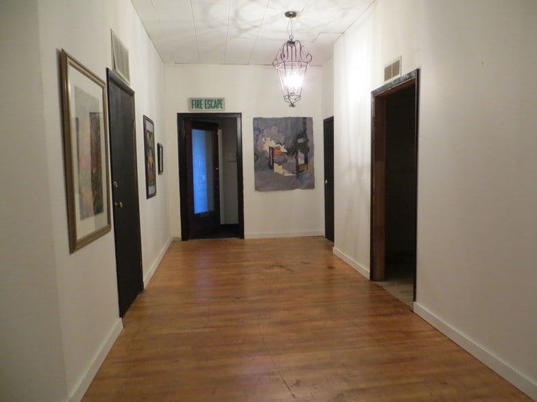 More Photos Of 6725 Kennedy Ave, Hammond Office For Lease