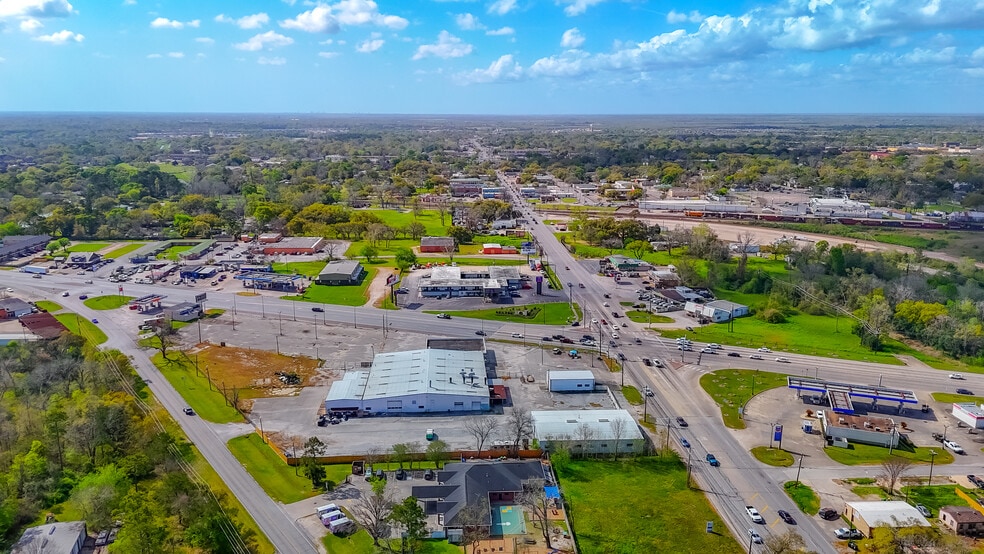 More Photos Of 110 E Highway 6, Alvin Hotel For Sale