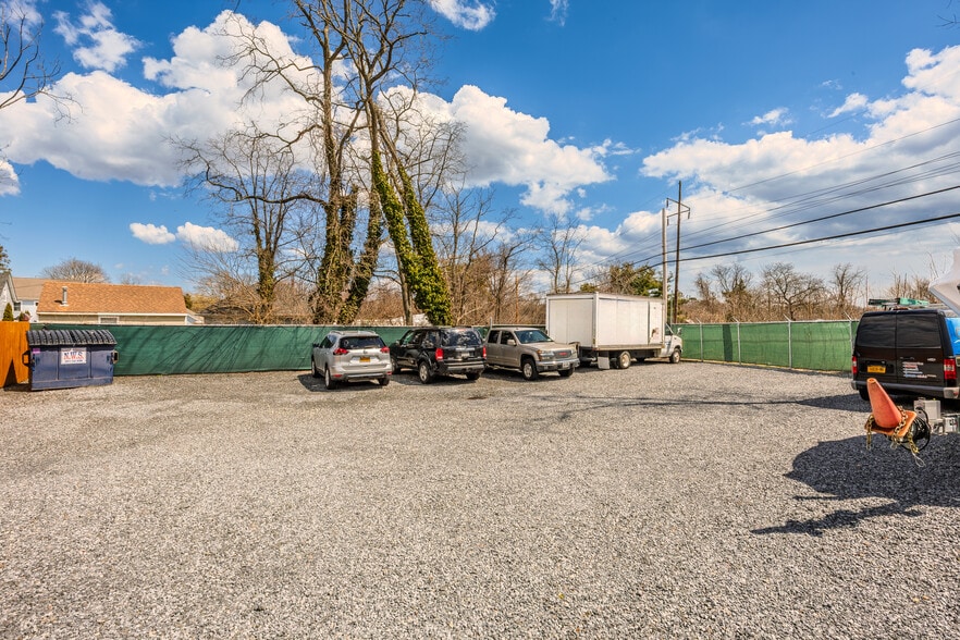 More Photos Of 296 N Main St, Sayville Industrial For Sale
