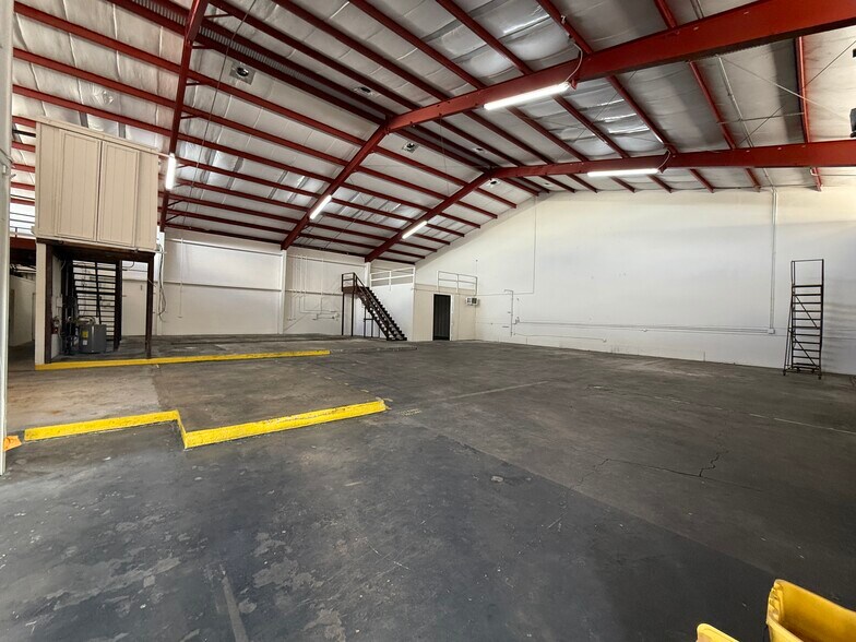 More Photos Of 275 E Kawili St, Hilo Warehouse For Lease
