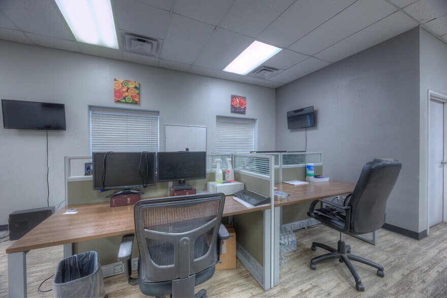 More Photos Of 1691 N 161st East Ave, Tulsa Distribution For Lease