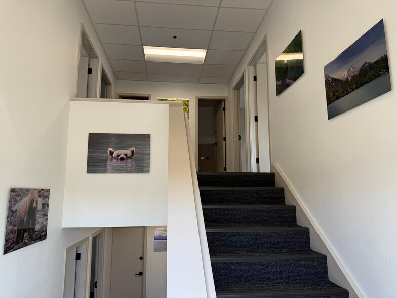 More Photos Of 35186 Kenai Spur Hwy, Soldotna Office For Lease