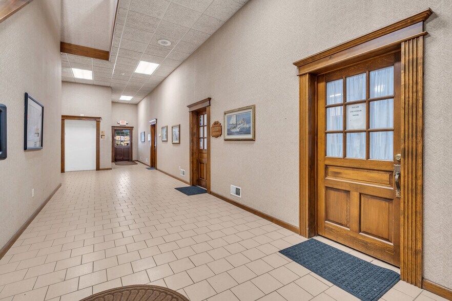 More Photos Of 800 The Plaza, Sea Girt Office For Sale