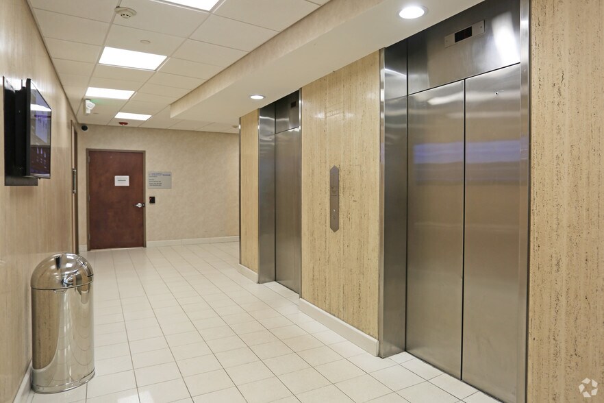 More Photos Of 100 Merrick Rd, Rockville Centre Office For Lease