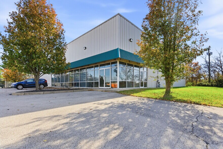 More Photos Of 13720 Aiken Rd, Louisville Warehouse For Lease