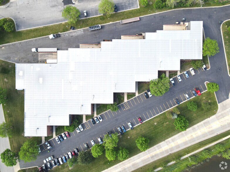 More Photos Of 1300 W Washington St, West Chicago Warehouse For Lease