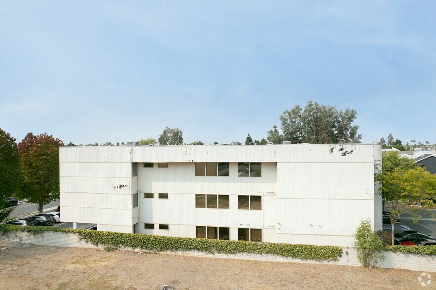 More Photos Of 18652 Florida St, Huntington Beach Medical For Lease