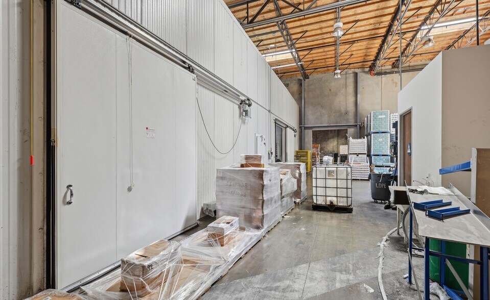 More Photos Of 12195 Paine Pl, Poway Industrial For Lease