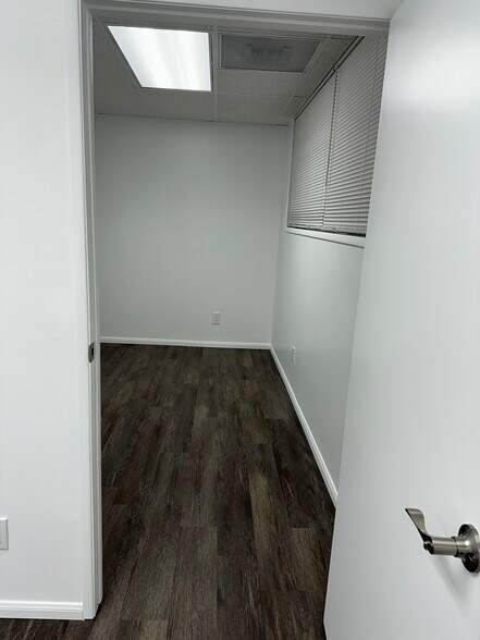 More Photos Of 12408 Carson St, Hawaiian Gardens Industrial For Lease