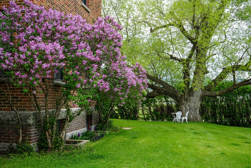 More Photos Of 2245 Head Ln, Helena Hotel For Sale