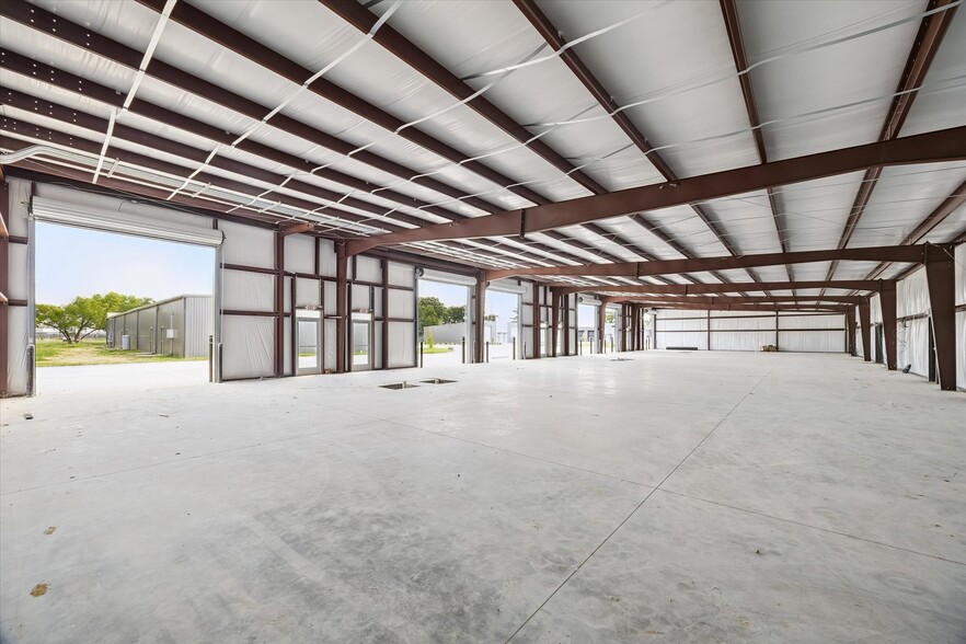 More Photos Of 19103 Hufsmith Kohrville Rd, Tomball Unknown For Lease