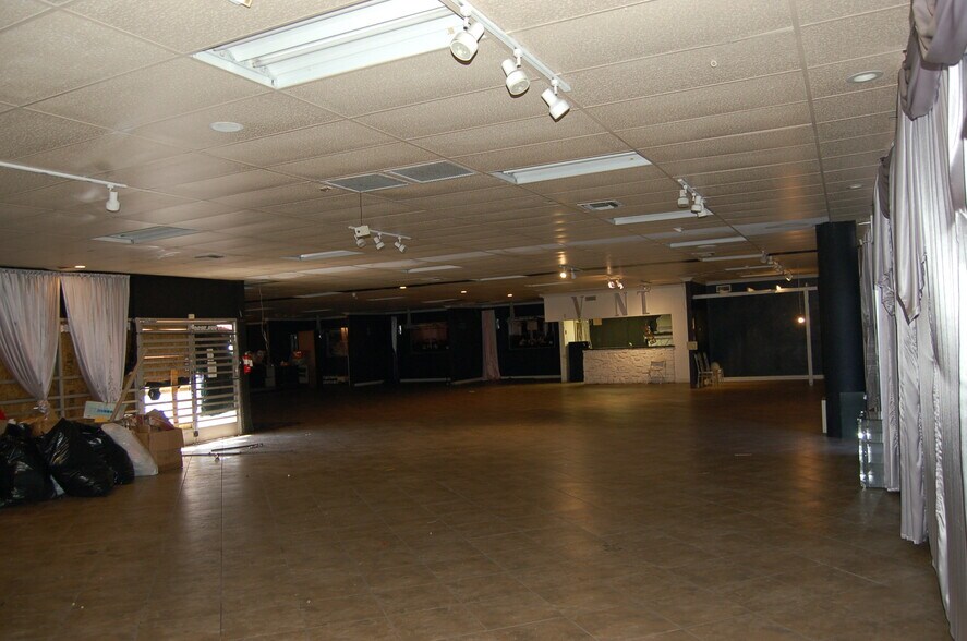 More Photos Of 225 E Base Line St, San Bernardino Freestanding For Sale