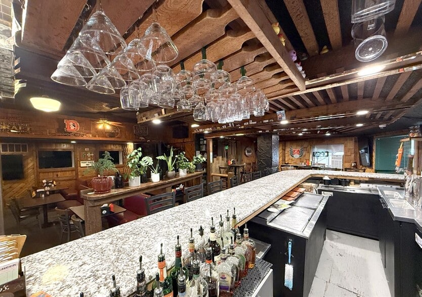 More Photos Of 7779 Morrison Rd, Lakewood Restaurant For Sale