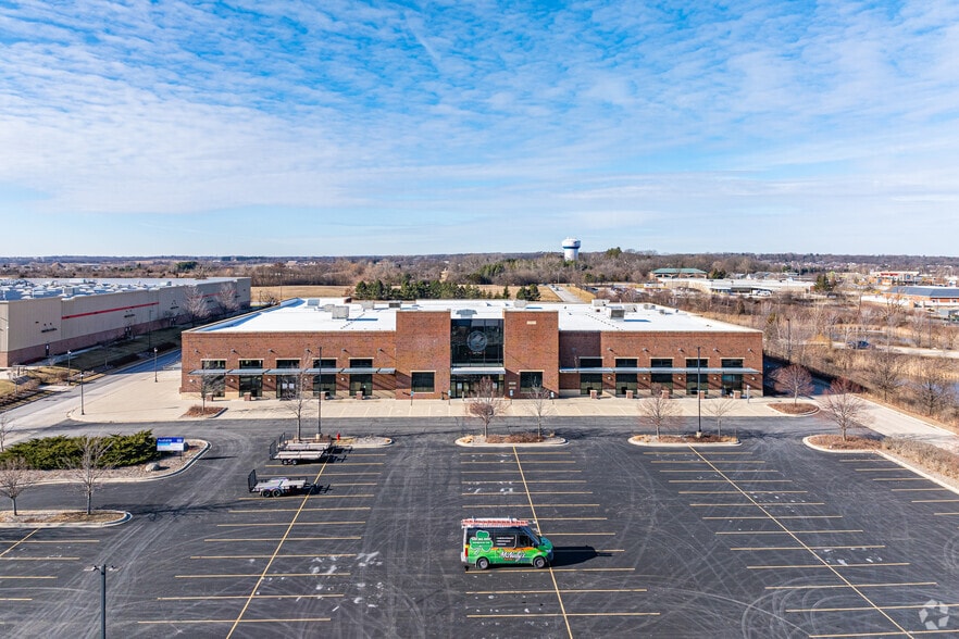 More Photos Of 131 S Randall Rd, St Charles Auto Dealership For Sale