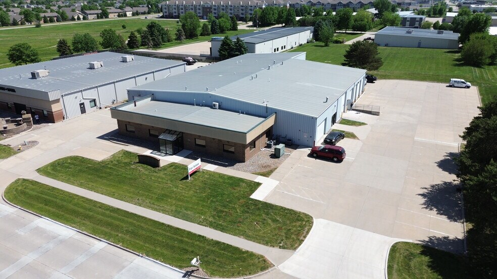 More Photos Of 16190 Laurel St, Waukee Warehouse For Lease