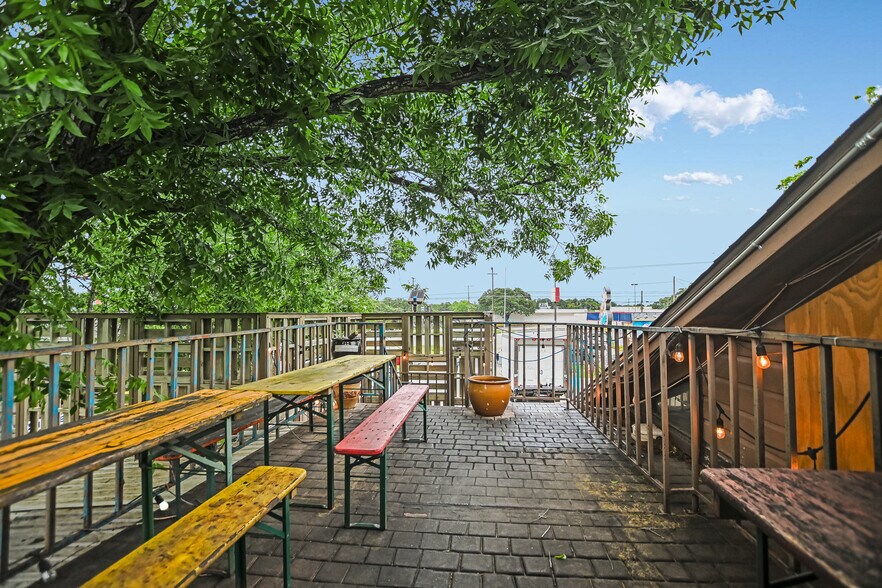 More Photos Of 2218 College Ave S, Austin Restaurant For Sale