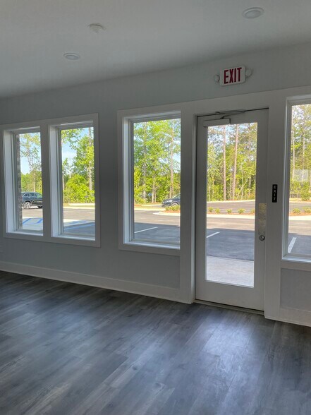 More Photos Of 337 Airport Rd, Auburn Office Residential For Lease