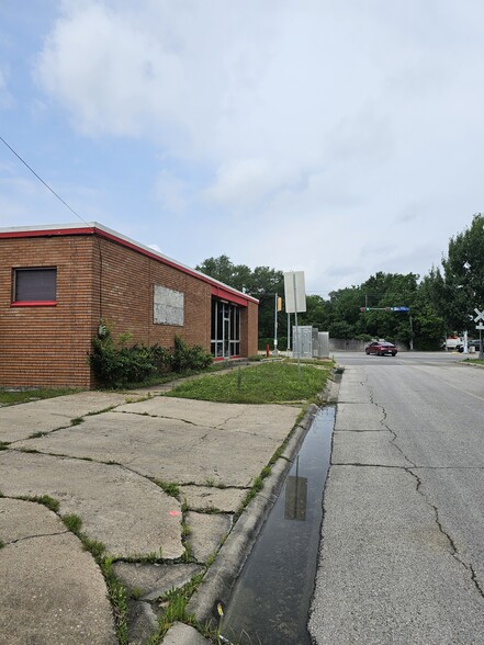 Primary Photo Of 5115-5123 Martin Luther King Jr Blvd, Houston Daycare Center For Lease