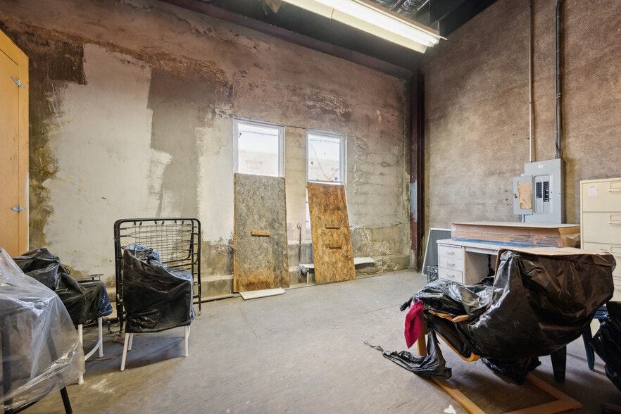 More Photos Of 1326 S 20th St, Philadelphia Warehouse For Sale