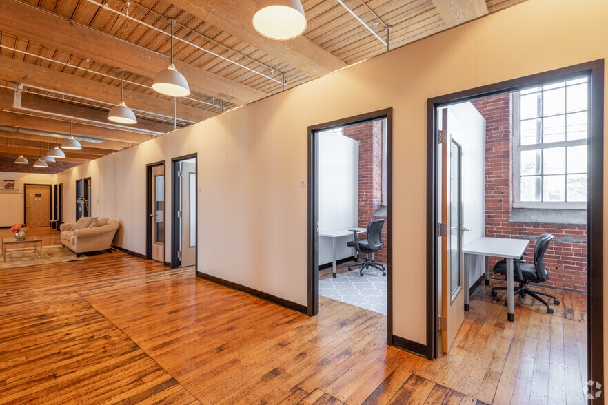 More Photos Of 15 Union St, Lawrence Light Manufacturing For Lease