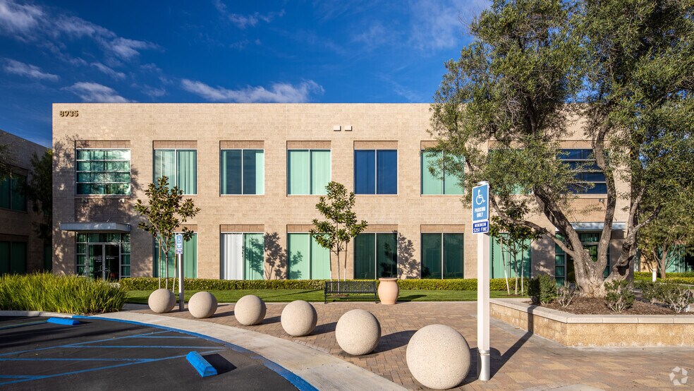 More Photos Of 8935 Research Dr, Irvine Loft Creative Space For Lease