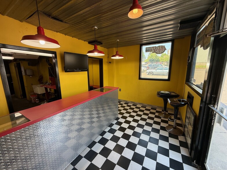 More Photos Of 175 Newington Ave, New Britain Auto Repair For Sale