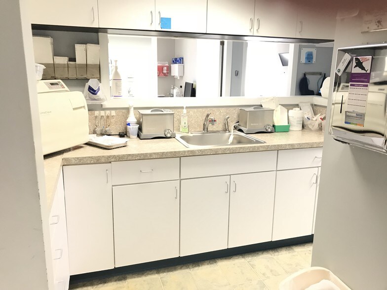 More Photos Of 33 Electric Ave, Fitchburg Medical For Lease