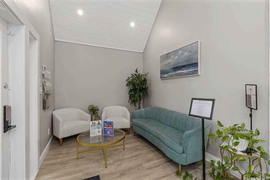 More Photos Of 1022 Main St, Dunedin Medical For Sale