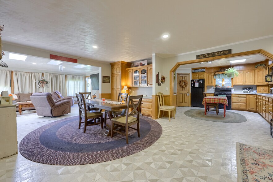More Photos Of 197 Pencroft Dr N, Holtwood Industrial For Sale
