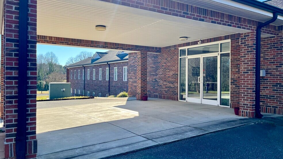 More Photos Of 846 Faith Rd, Salisbury Specialty For Sale