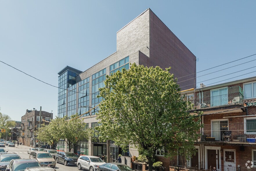 More Photos Of 4502-4508 13th Ave, Brooklyn Office For Lease