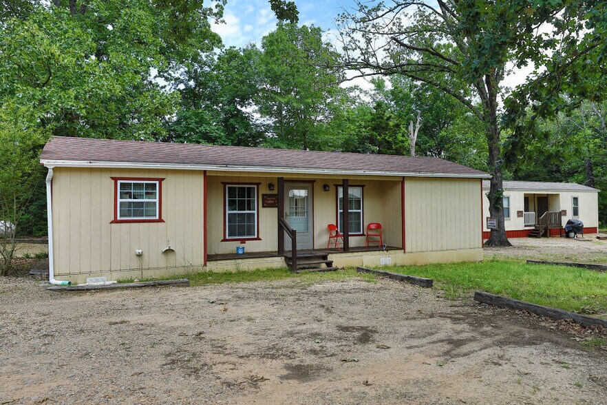 More Photos Of 1083 N 4290 Rd, Hugo Hotel For Sale