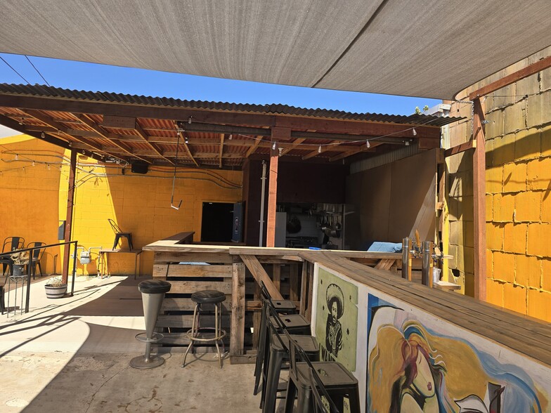 More Photos Of 413 7th St, Modesto Storefront For Sale