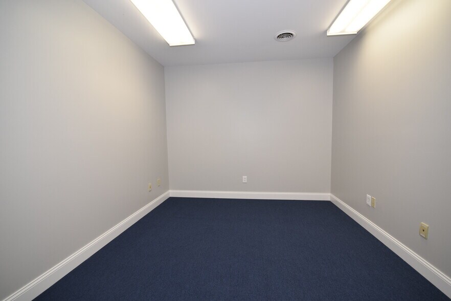 More Photos Of 7204 Executive Pky, House Springs Medical For Lease