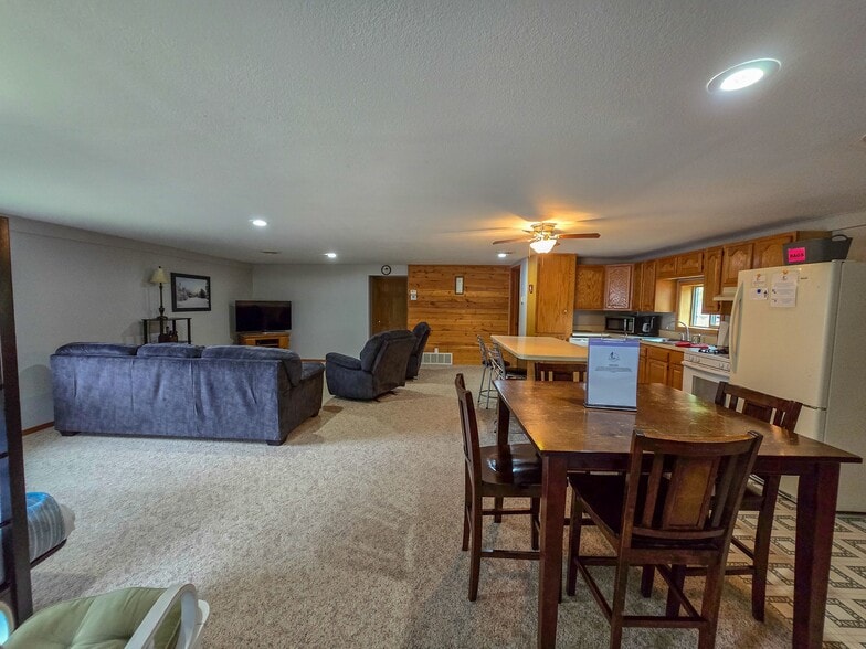 More Photos Of 16878 County Road 505, Newberry Hotel For Sale
