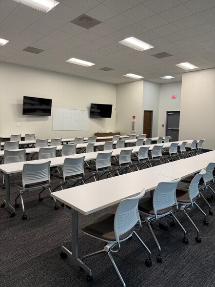 More Photos Of 501 Village Blvd, West Palm Beach Office For Lease