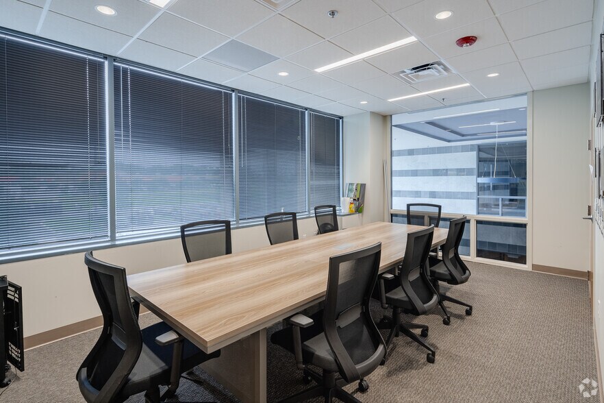 More Photos Of 650 Naamans Rd, Claymont Office For Sale