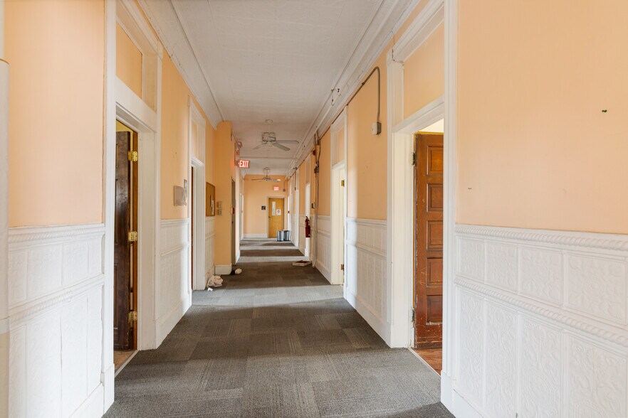 More Photos Of 59 Meadow St, Rutland Flex For Sale