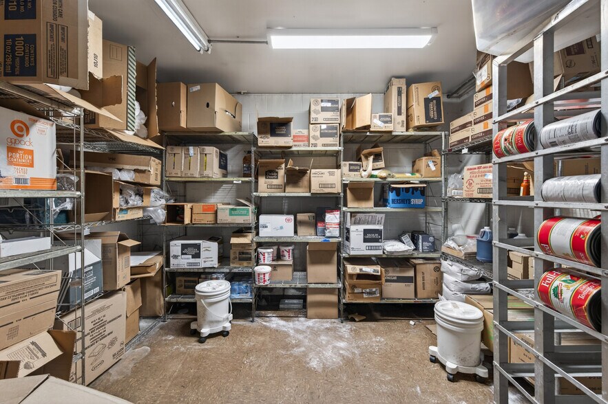 More Photos Of 17646 NE Central Ave, Ham Lake Restaurant For Sale